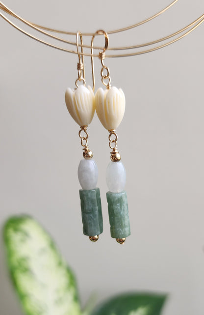 Pikake jadeite earring